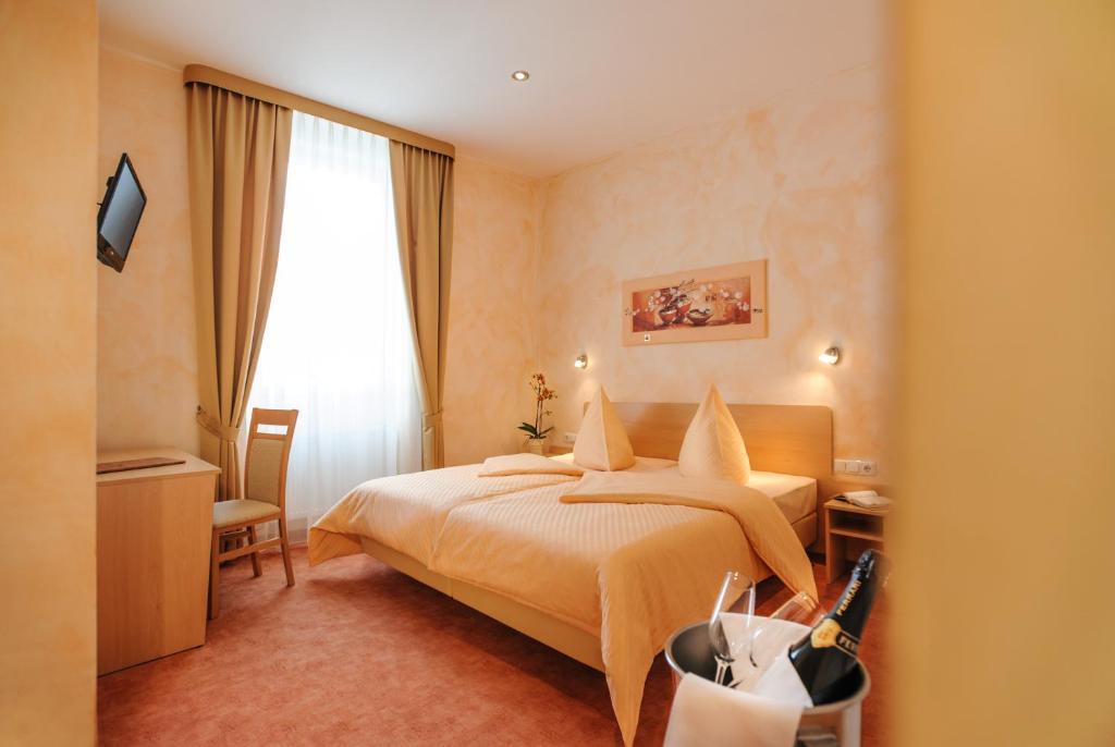 Hotel Mediterraneo Neustadt an der Weinstraße Szoba fotó